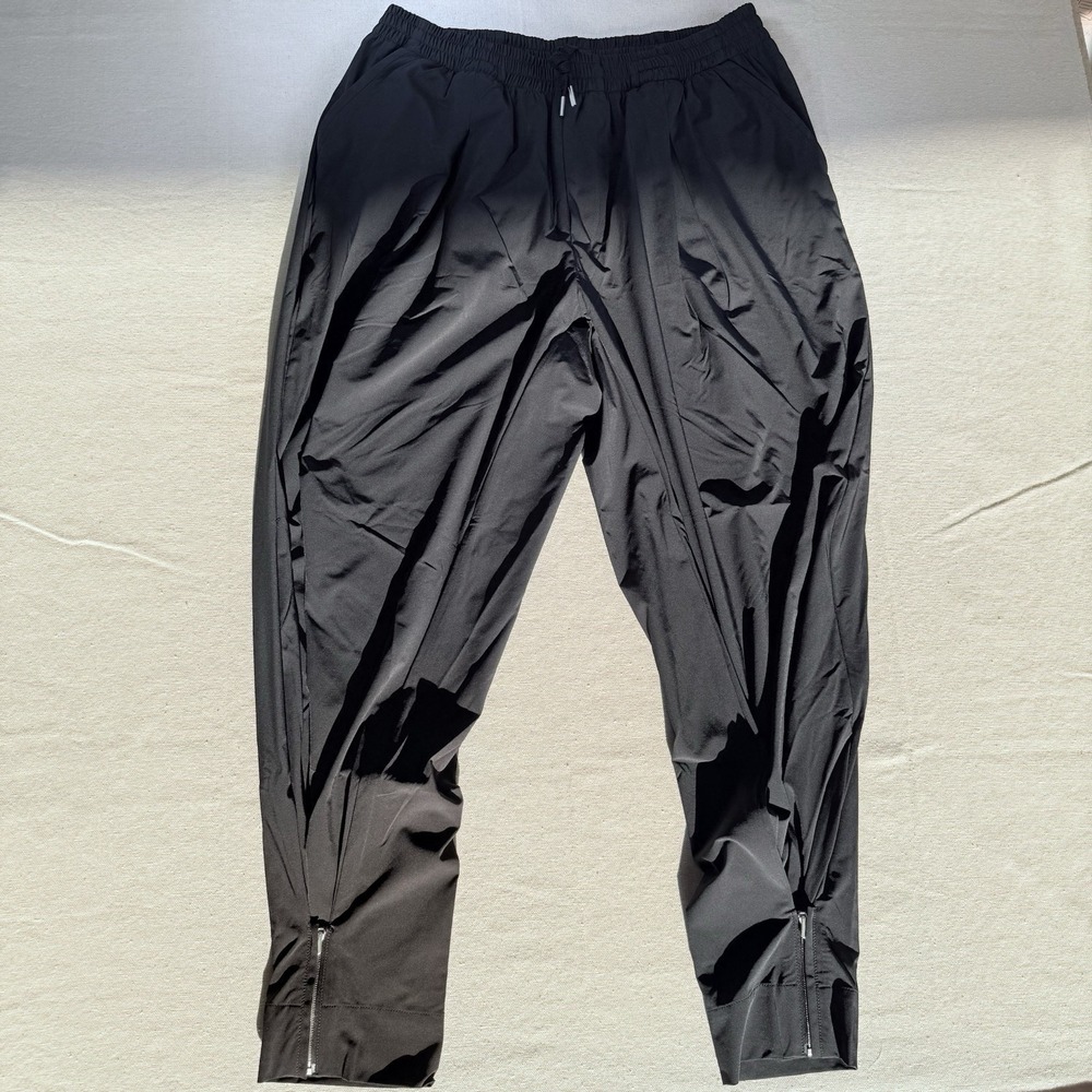 Nike Italy XL Elevated Capri Jogger Zip Ankle